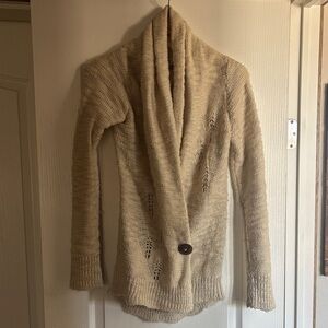 Vintage Element Sweater with Front Botton